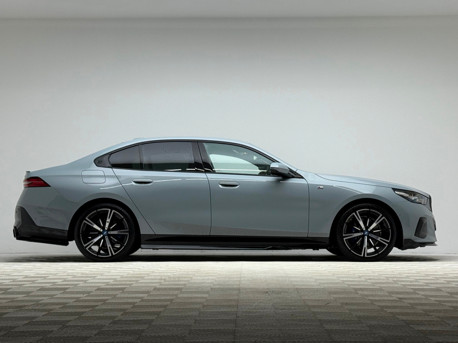2025 BMW 5 Series 530E M SPORT €71,990