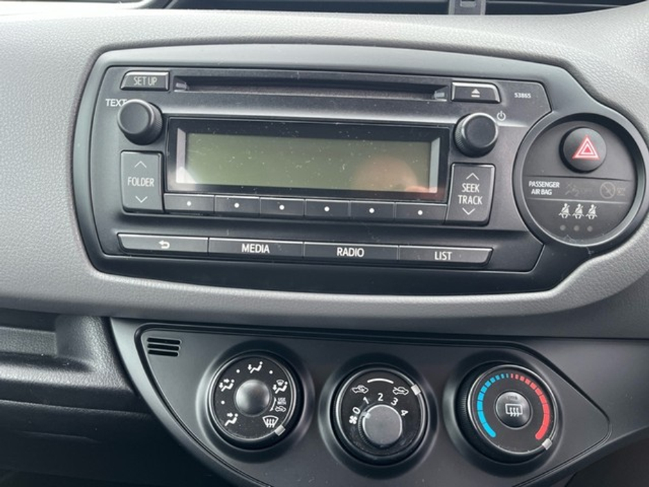 2015 Toyota Yaris YARIS 1.0 5DR TERRA MC €9,950