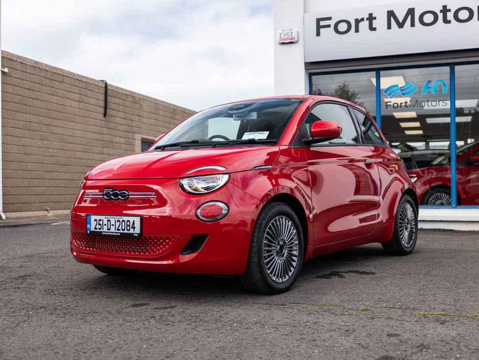 2025 Fiat 500e Icon, 42KWH, 320Kilometre Range , €22,850