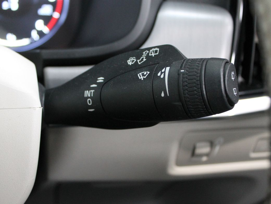2020 Volvo V90 D4 MOM AT 5DR Auto €33,750