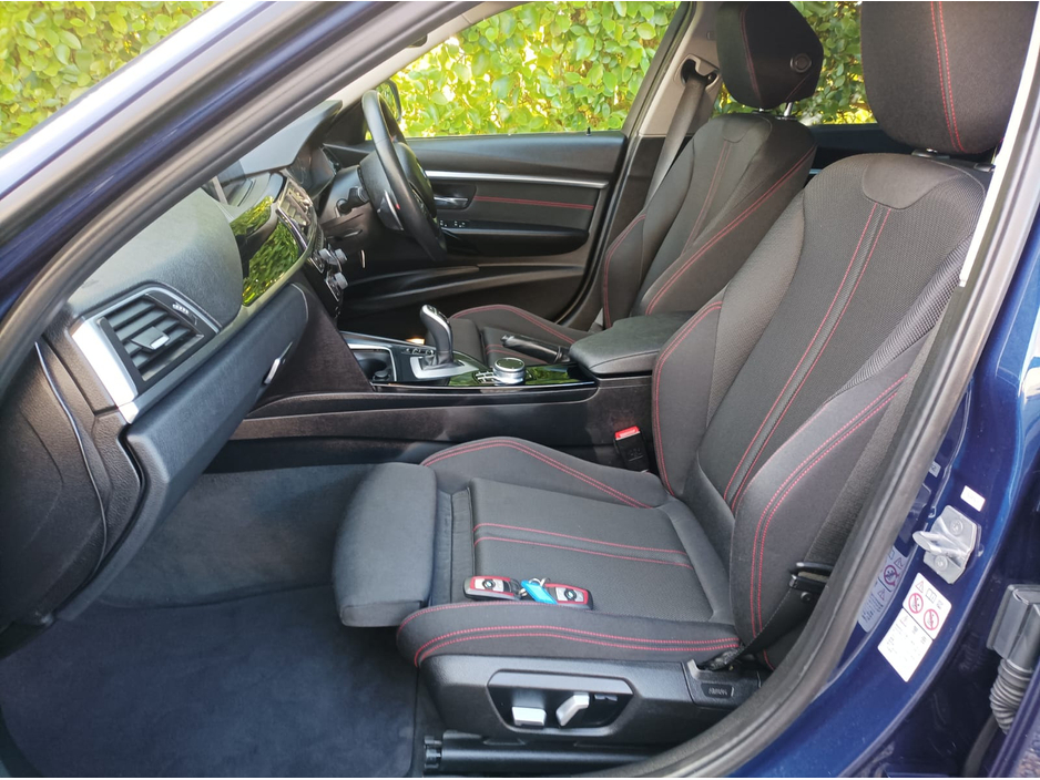 2018 BMW 3 Series 320 DIESEL SPORT LINE SPORTS INTERIOR UNMARKED INSIDE BMW SERVICE HISTORY (9 INPUTS) JUST FULLY SERVICED 2 YEARS NCT 1 YEAR ROAD TAX LOADED WITH EXTRAS €24,949