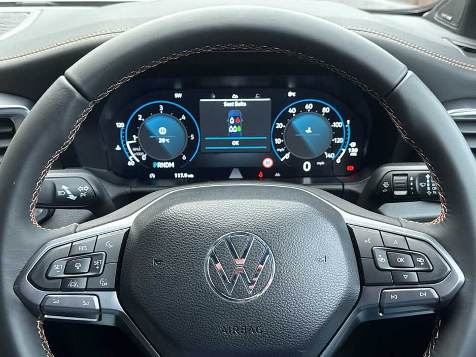 2025 Volkswagen Amarok 3.0 TDI V6 PanAmericana Pickup Double Cab 4dr Diesel Auto 4Motion Euro 6 (s/s) (240 ps) ONLY 100 MILES! + HARMAN KARDON SOUND SYSTEM + 360 CAM €77,900