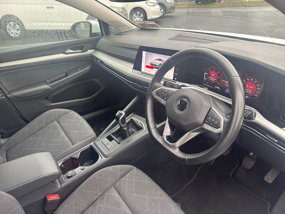 2023 Volkswagen Golf 2.0 TDI 115HP Life €24,975