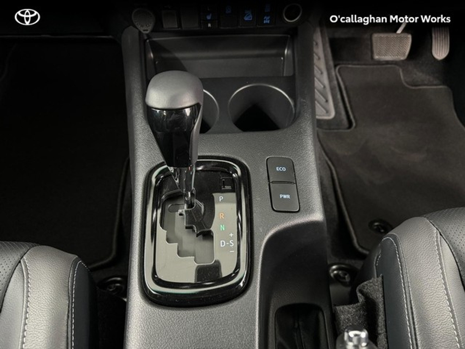 2024 Toyota Hilux HILUX 2.8 INVINCIBLE AUTO €44,000