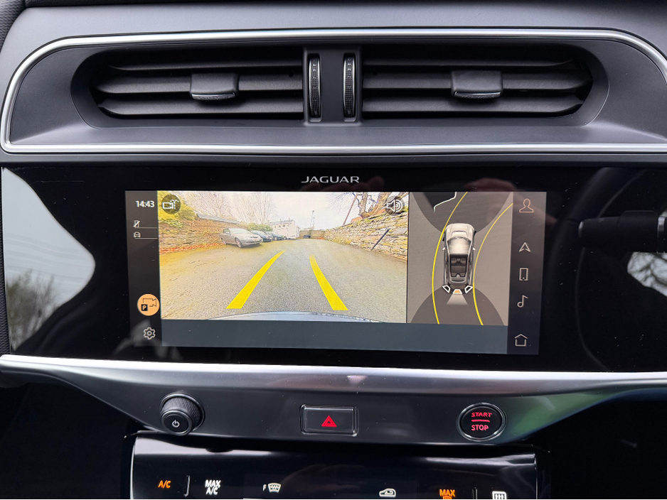 2024 Jaguar I-Pace R-DYNAMIC EV400 BLACK EDITION//IMMACULATE THROUGHOUT//PANORAMIC ROOF//SIMI AND AA DEALER €41,950