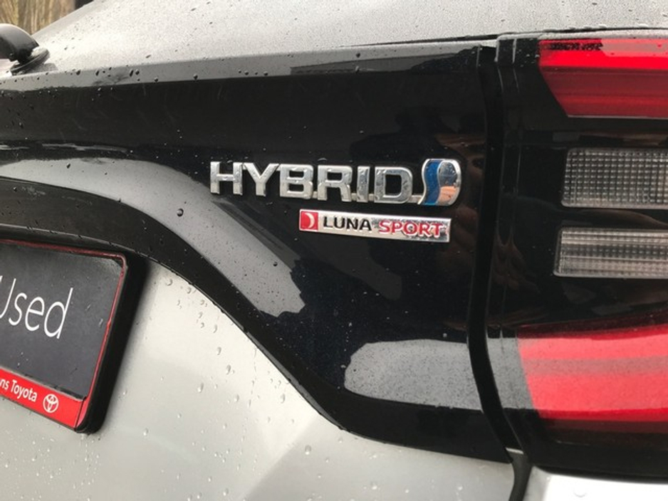 2023 Toyota Yaris 1.5 HYBRID L/SPORT - GRANDONS €23,995