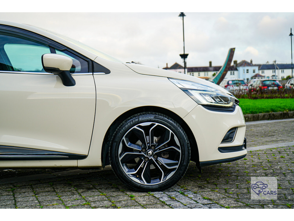 2017 Renault Clio 1.2 16V 75 EXPRESSION €11,500