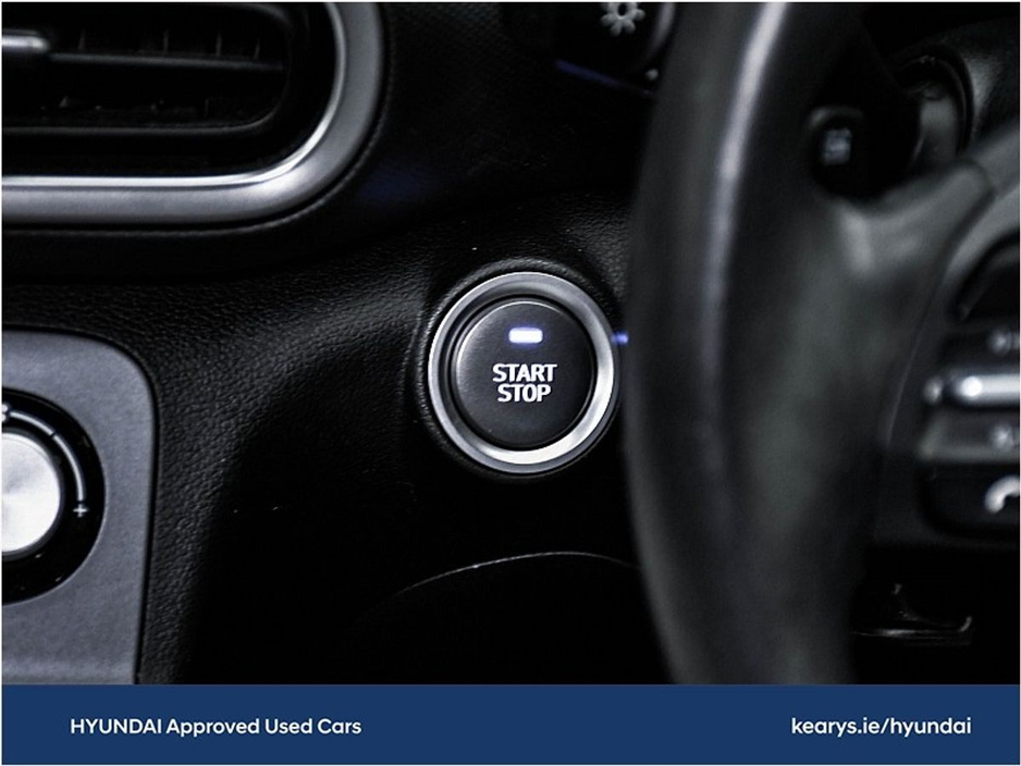 2022 Hyundai Kona EV Premium 64 kWh €22,490