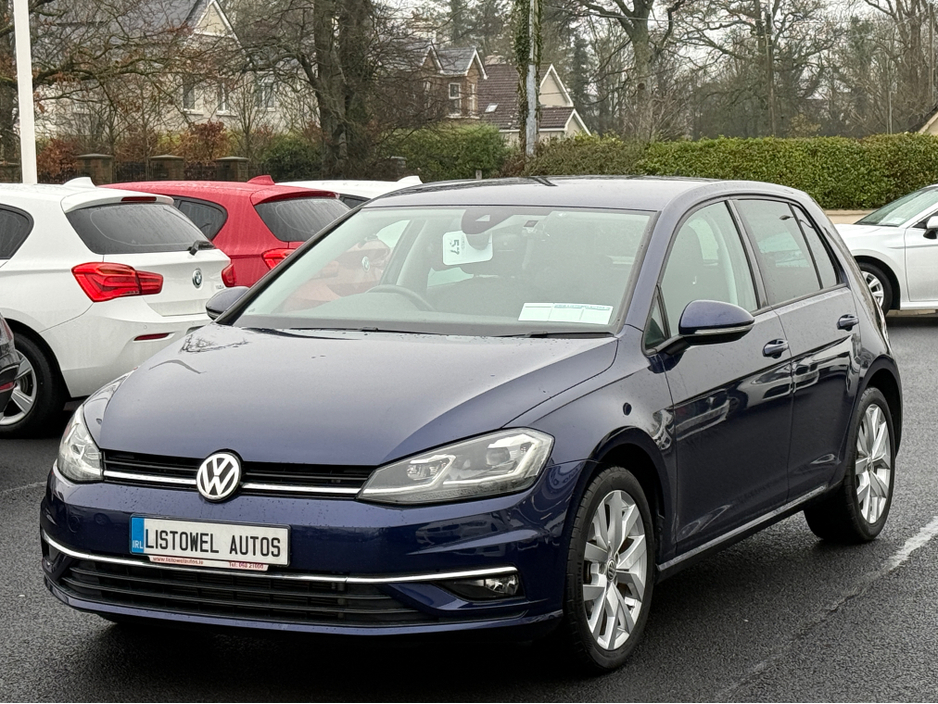 2017 Volkswagen Golf COMFORTLINE 1.2 AUTOMATIC * REAR VIEW CAMERA, AUTO LIGHTS, ADAPTIVE CRUISE CONTROL, POWERED FOLDING HEATED MIRRORS, LUMBAR SUPPORT, 2 KEYS, TOUCH SCREEN RADIO, MULTIFUNCTION STEERING WHEEL* €17,950
