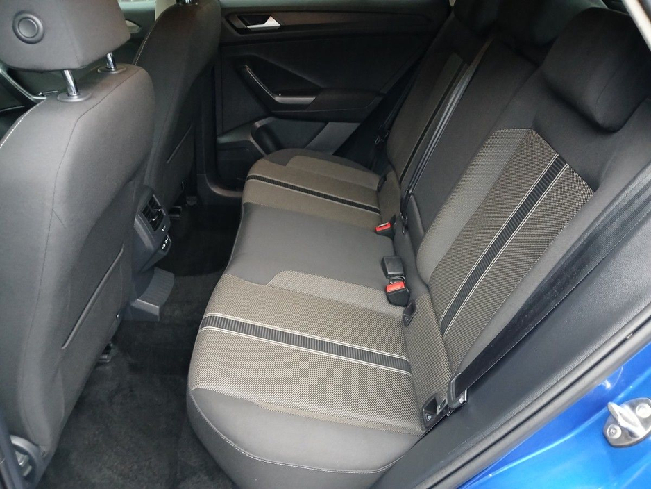 2021 Volkswagen T-Roc 1.0 TSI 110bhp Design, Ravenna Blue with Black Roof, Rear Camera. €23,900