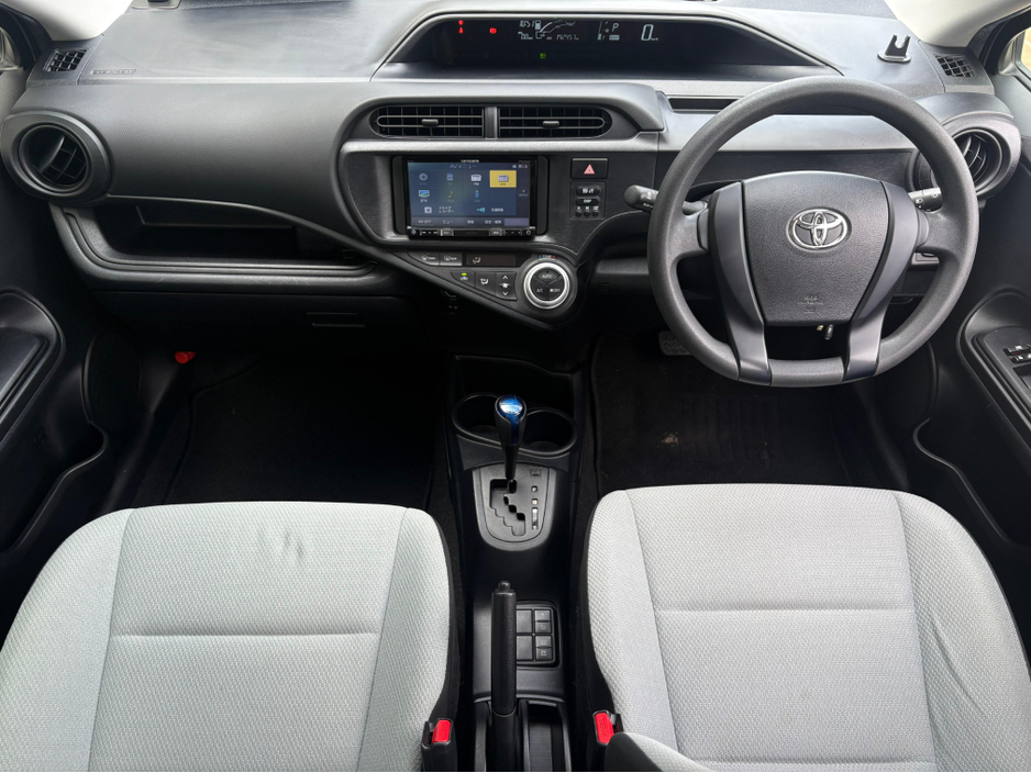 2016 Toyota Aqua 1.5 HYBRID / AUTO / PARK ASSIST / NAV / FOGS / AIR-CON/***FINANCE PACKAGES AVAILABLE*** €8,985