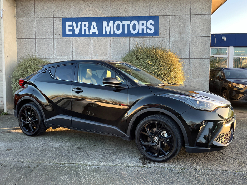 2023 Toyota C-HR SOL HYBRID AUTOMATIC 1.8 PETROL //LOW MILES//HIGH SPEC//HALF LEATHER HEATED SEATS//360 PARKING CAMERAS//KEYLESS ENTRY// €29,950