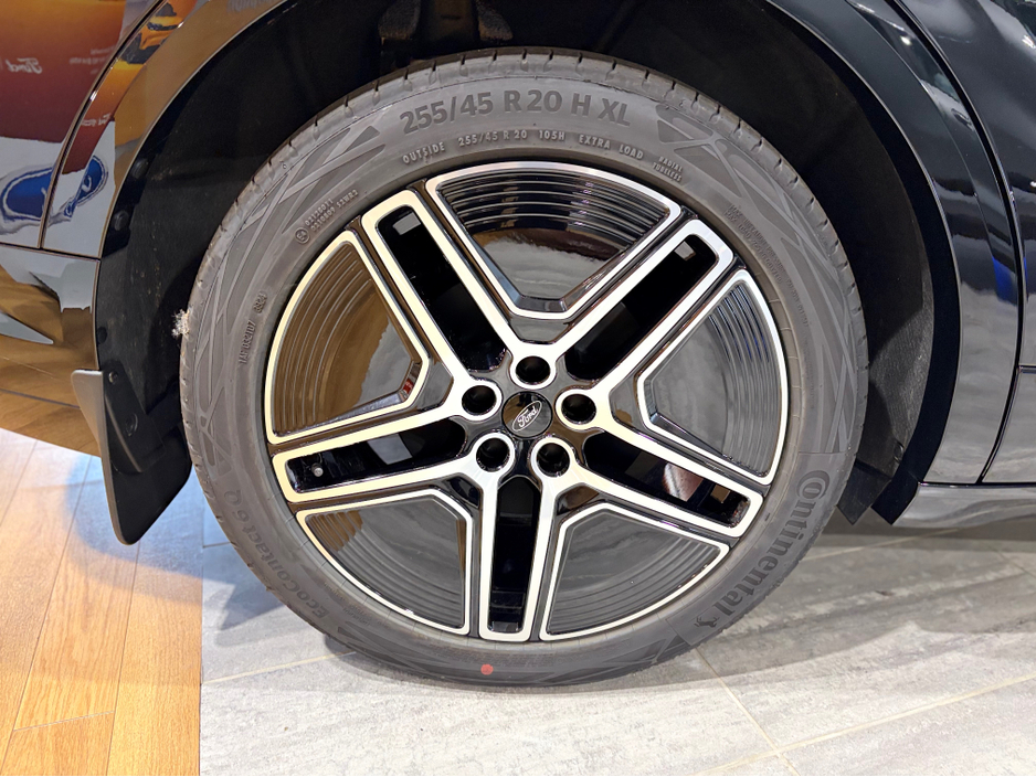 2026 Ford Capri PREMIUM 5DR 77KWH ZE2 CT €54,500