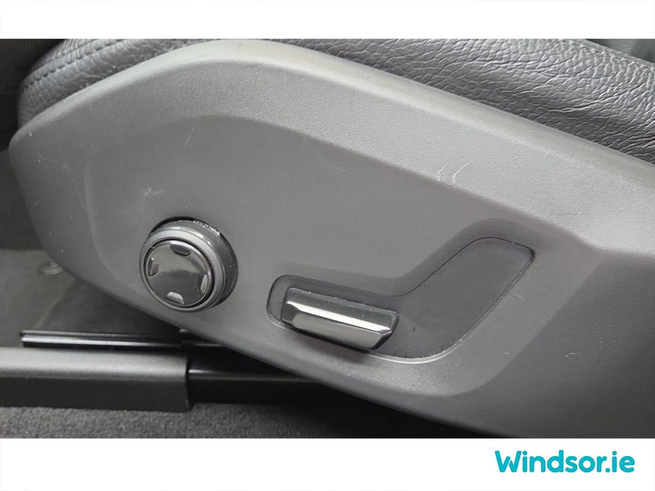 2024 Volvo XC60 Plus+ T6 Recharge AWD 350BHP Plus Twin Engine €54,495