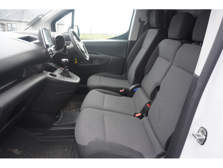 2023 Opel Combo KOMF L1H1-1.5 100PS D 3DR