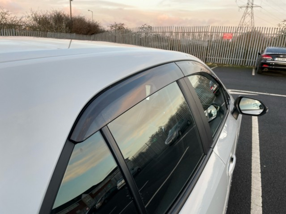 2025 Toyota Corolla 5dr Hatchback - LUNA - Save EUR 5,000 - 1.8 Hybrid - Automatic - Road Tax EUR 180 // Remote Central Locking // Front Electric Windows // Rear Electric Windows // Electric Mirrors // Heated Mirrors €30,695