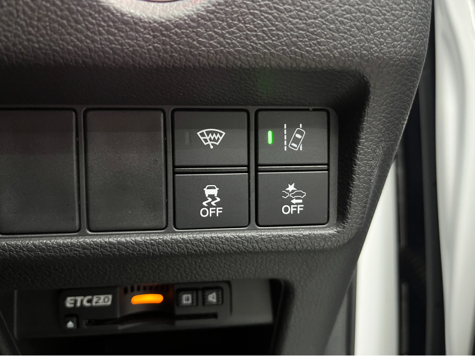 2019 Honda CR-V €26950! 2019 HONDA CR-V 2.0L HYBRID / 88K KMS / ADAPTIVE CRUISE CONTROL, HEATED SEATS, REVERSE CAMERA & MORE €26,950