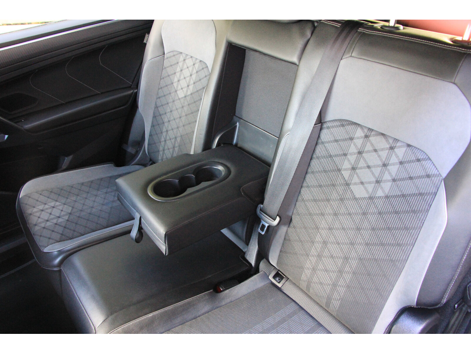 2023 Volkswagen Tiguan Allspace 2.0 TDI 150HP R-Line DSG €49,950