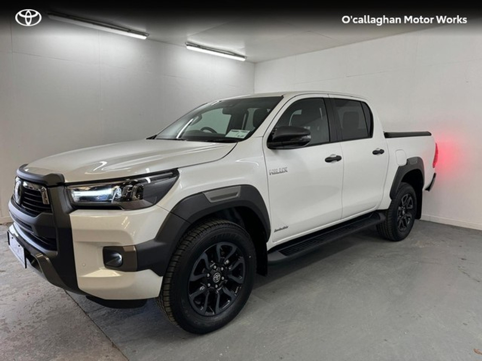 2024 Toyota Hilux HILUX 2.8 INVINCIBLE AUTO €44,000