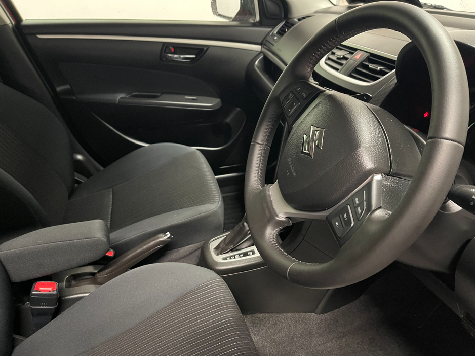 2015 Suzuki Swift AUTOMATIC 1.2 PETROL 5DR MODEL  www.bolandscarcentre.ie €9,900