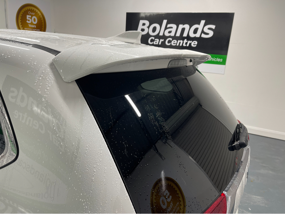 2019 Mitsubishi Outlander (Low Kms) HYBRID 2.4 PHEV AUTOMATIC 5DR MODEL www.bolandscarcentre.ie €22,900