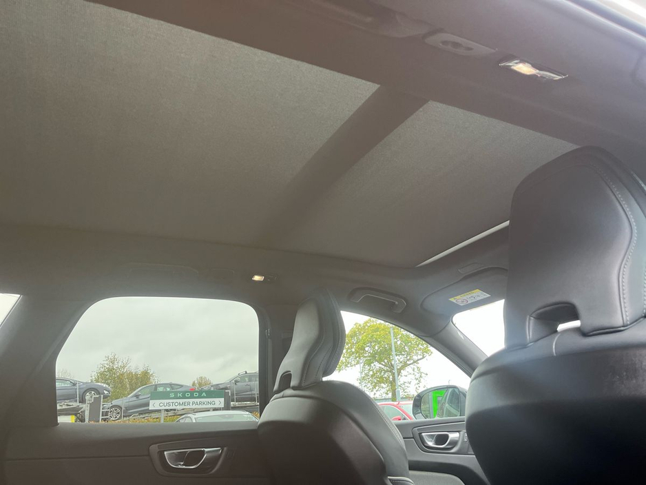 2023 Volvo XC60 T6 Recharge PHEV 350hp AWD AT8 Plus Dark - €44,900