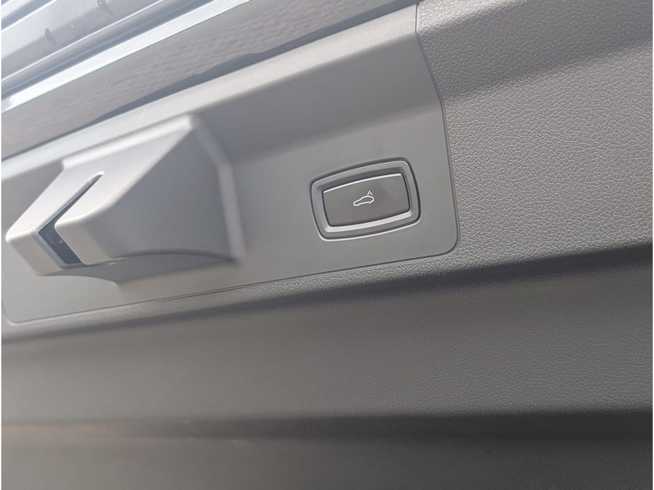 2025 Porsche Panamera Hybrid 4 - 4+1 Adaptive Cruise Control *ARRIVING SOON* €129,888