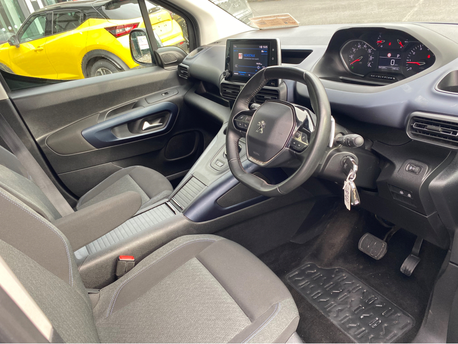 2023 Peugeot Rifter Wheelchair Accessible SWB manual €23,500