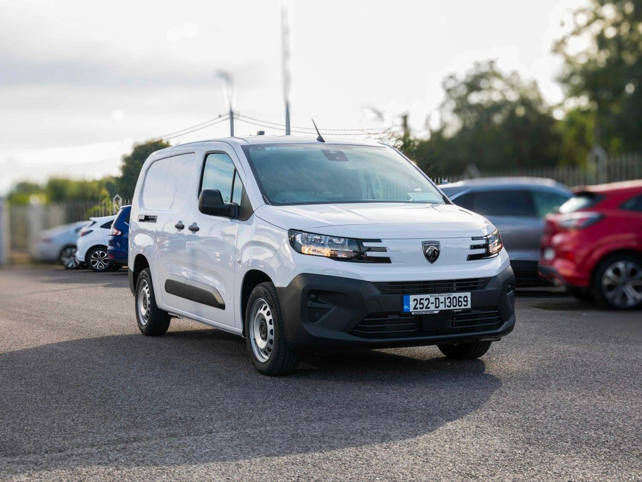 2025 Peugeot Partner PARTNER PROF PLUS 1.5 HDI 100 €22,725