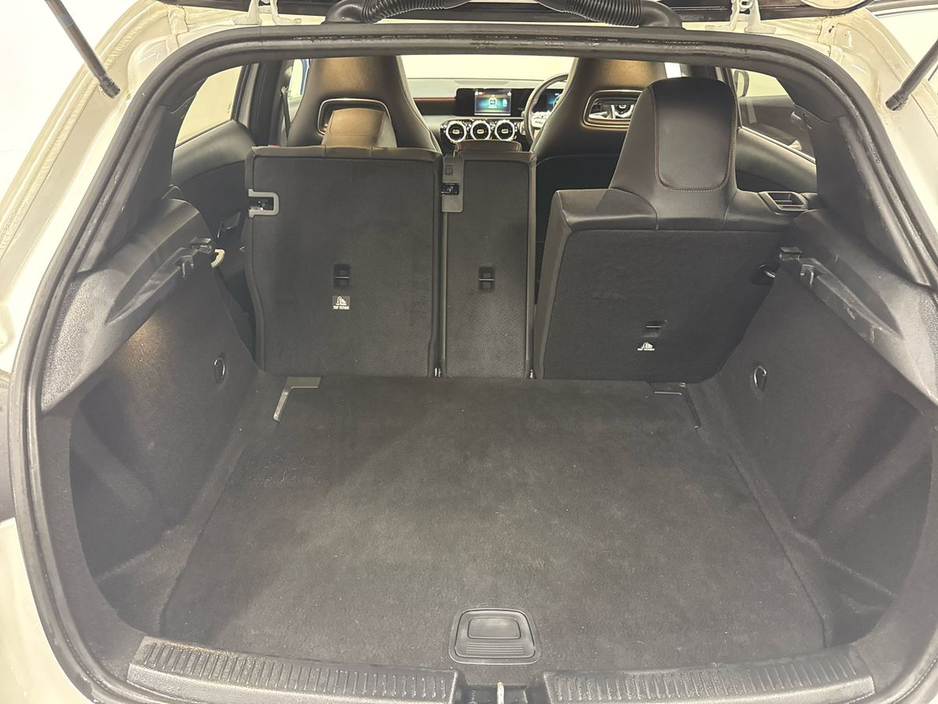 2019 Mercedes-Benz A Class A 180 d AMG LINE A/T | Reversing Camera, Sports seats €25,950