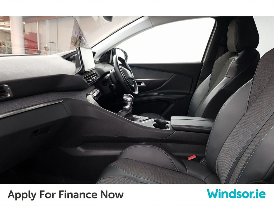 2022 Peugeot 5008 1.5 BlueHDi 130bhp Allure €37,995