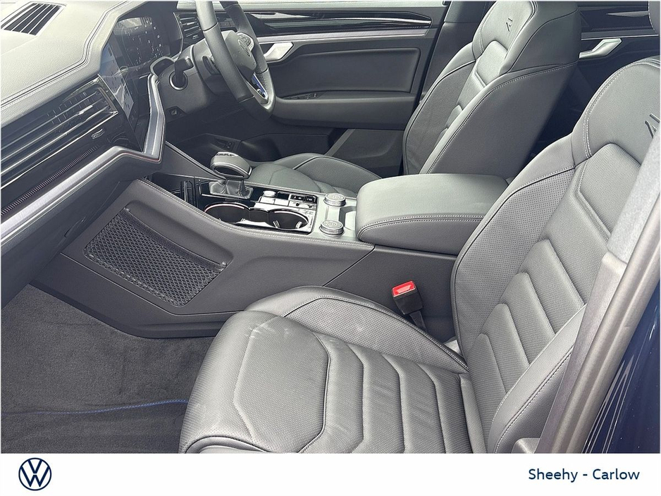 2025 Volkswagen Touareg 3.0TSI R PHEV 462HP €94,950