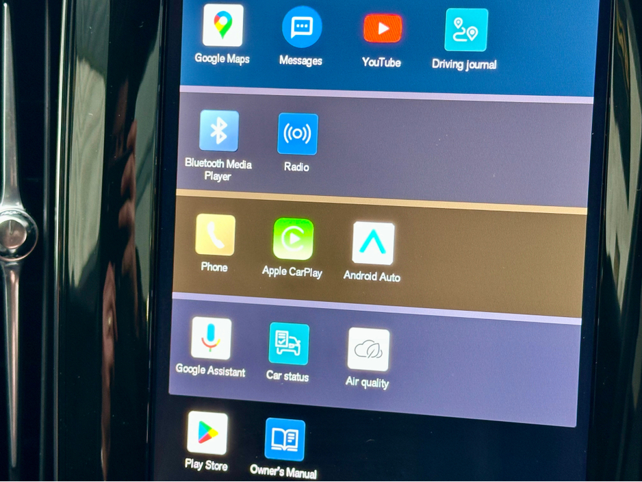 2025 Volvo XC60 ++SOLD++ + T6 PHEV A RECHARGE PLUS EDITION AWD BLACK