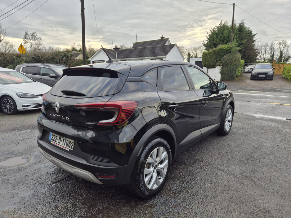 2022 Renault Captur ICONIC EDITION NAEB TCE 90 MAN €17,995