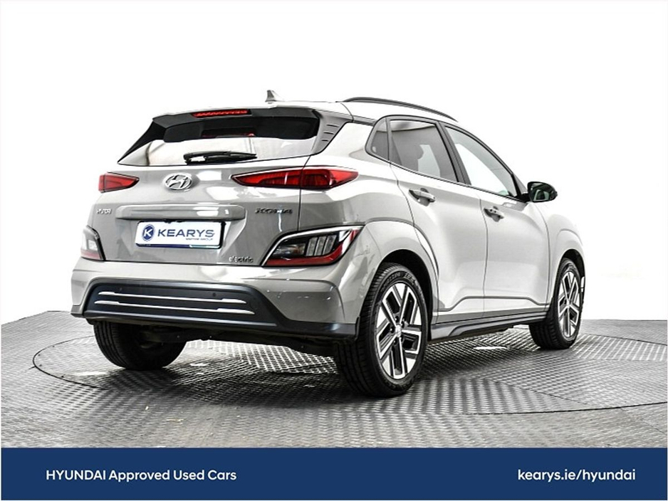 2022 Hyundai Kona EV Premium 64 kWh €22,490