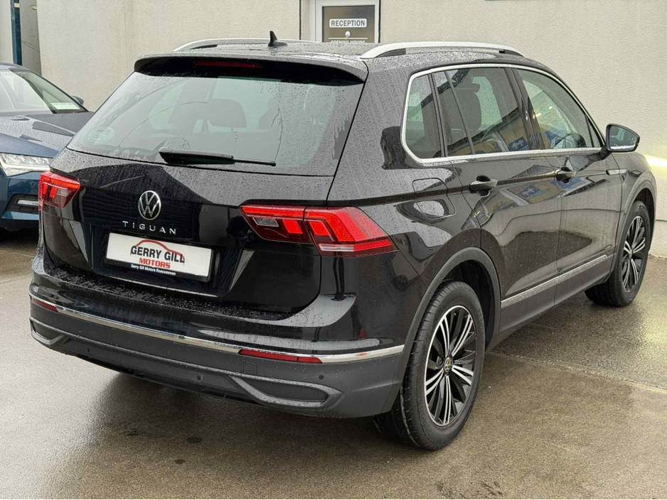 2023 Volkswagen Tiguan LIFE 2.0 TDI MANUAL 6SPEED FWD 122BHP €36,950