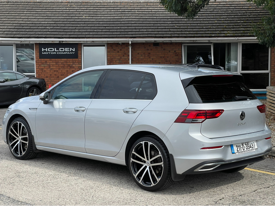 2021 Volkswagen Golf 2.0 TDI STYLE..huge spec..warranty included..finance provided €20,900