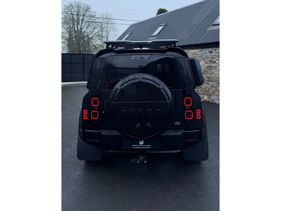 2021 Land Rover Defender 110 2.0D SD4 SE €63,995