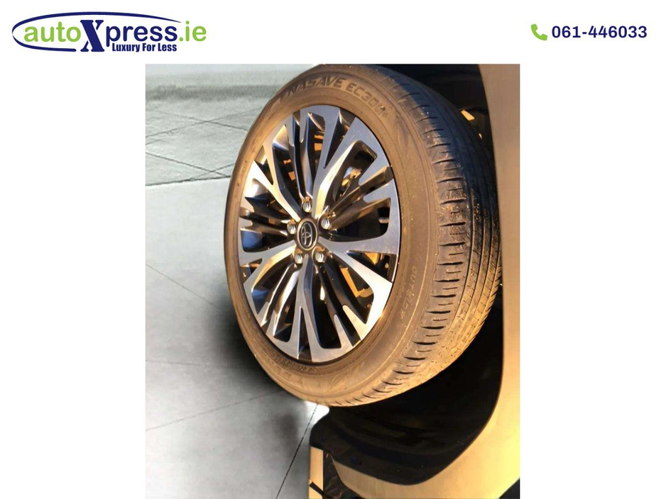 2022 Toyota Yaris Cross 1.5 HYBRID G Only 7000 Miles €26,995