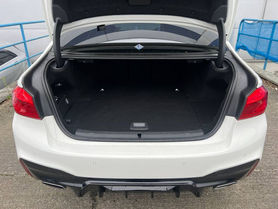 2018 BMW 5 Series 530e M-SPORT COMPETITION 2.0 HYBRID // VERY LOW MILEAGE // 360 PARK ASSIST // LEATHER POWERED HEATED SEATS €29,950