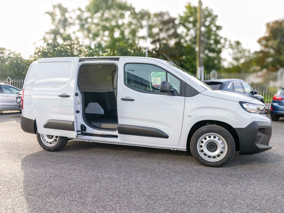 2025 Peugeot Partner PARTNER PROF PLUS 1.5 HDI 100 €22,725