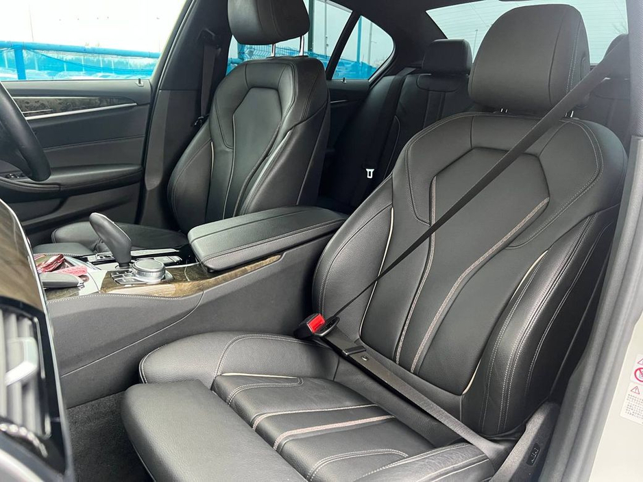 2018 BMW 5 Series 530e M-SPORT COMPETITION 2.0 HYBRID // VERY LOW MILEAGE // 360 PARK ASSIST // LEATHER POWERED HEATED SEATS €29,950