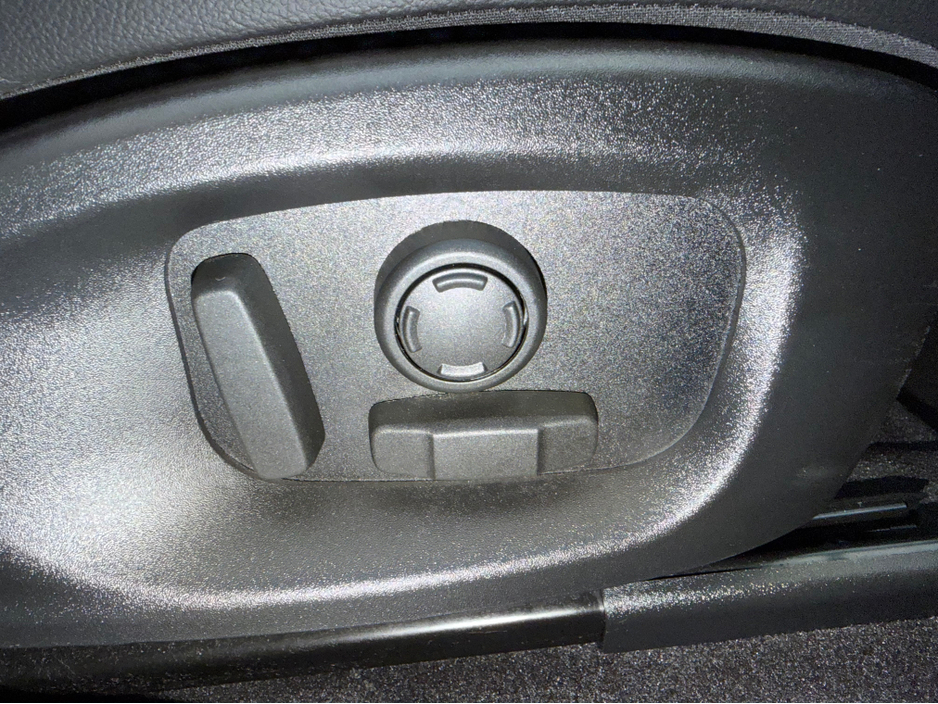 2024 Jaguar I-Pace R-DYNAMIC EV400 BLACK EDITION//IMMACULATE THROUGHOUT//PANORAMIC ROOF//SIMI AND AA DEALER €41,950