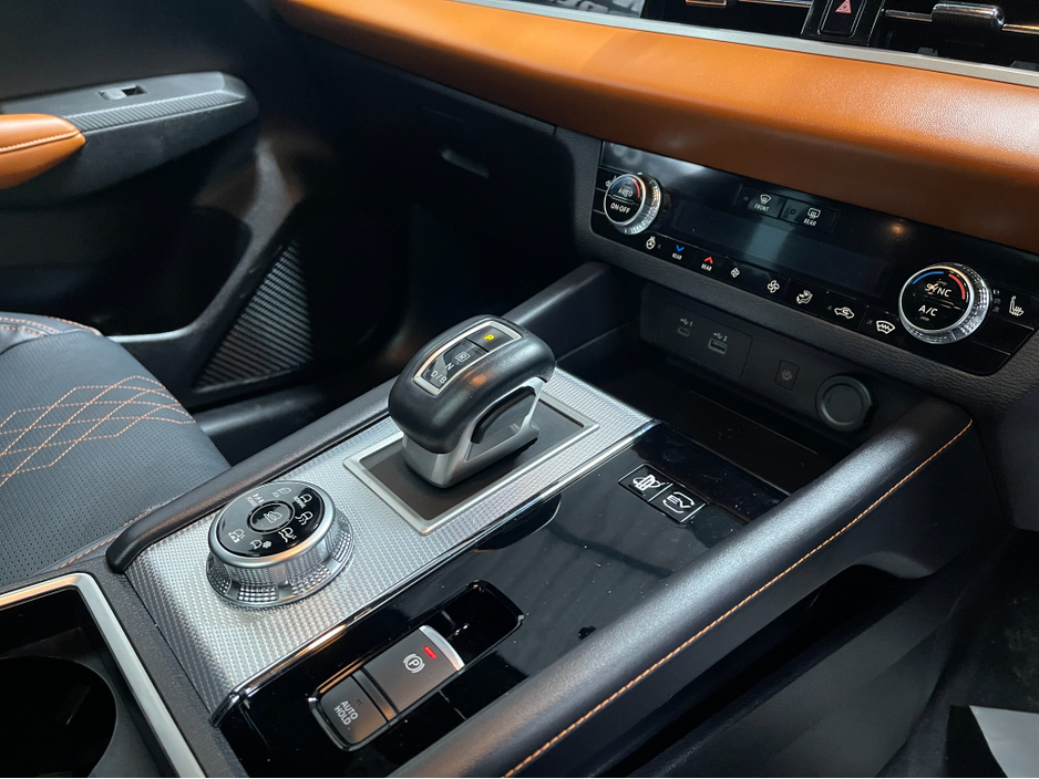 2023 Mitsubishi Outlander (New Model) HYBRID 2.4 PHEV 7 SEATER AUTOMATIC TOP SPEC MODEL www.bolandscarcentre.ie €39,900