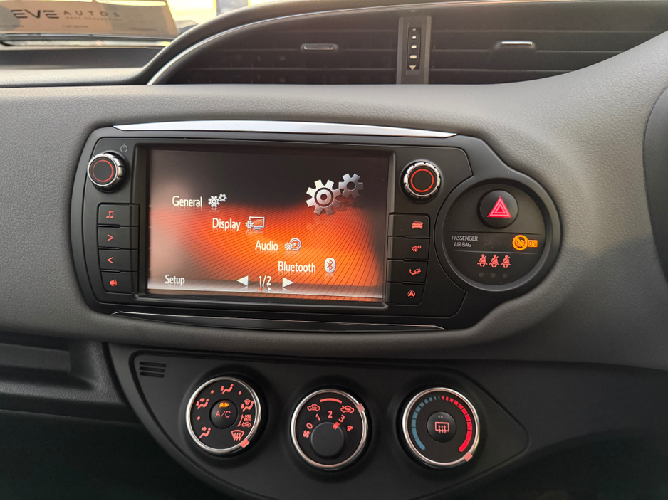 2015 Toyota Yaris Mint Yaris - 1.0 petrol - fantastic spec €11,750