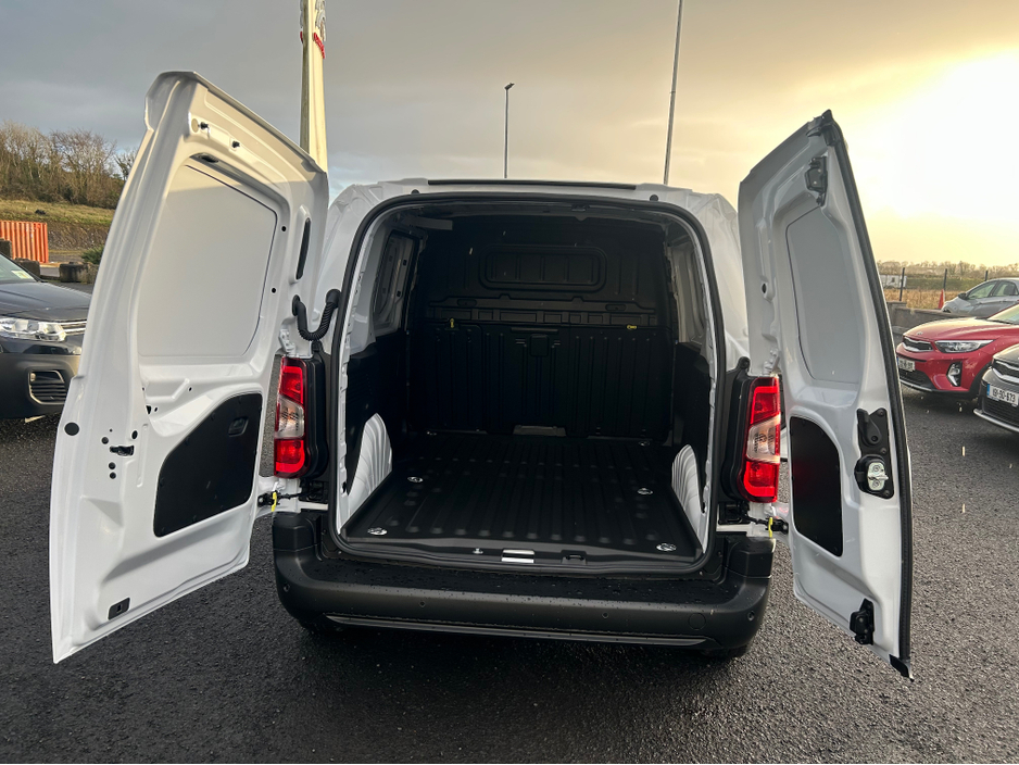 2025 Citroen Berlingo LWB 1000kg, ex vat €23,577