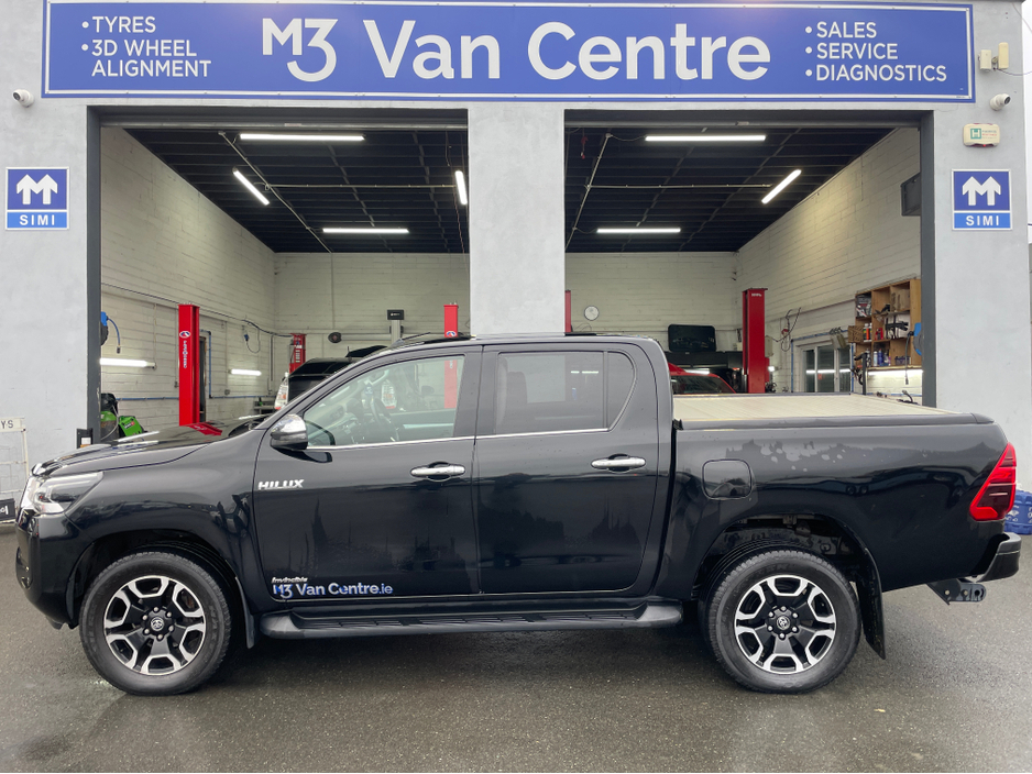 2021 Toyota Hilux 2021 TOYOTA HILUX 2.4 D-4D INVINCIBLE 4WD CREW CAB €28,950