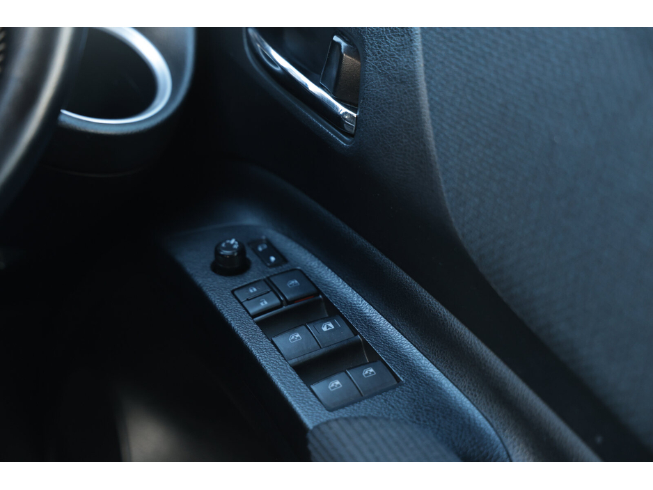 2016 Toyota Sienta  €11,499