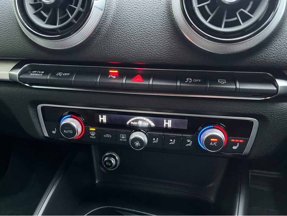 2019 Audi A3 SPORTBACK S-SLINE AUTOMATIC 1.4 PETROL //LOW MILES//HALF LEATHER HEATED SEATS//REVERSE CAMERA//KEYLESS ENTRY//ADAPTIVE CRUISE CONTROL// €23,950