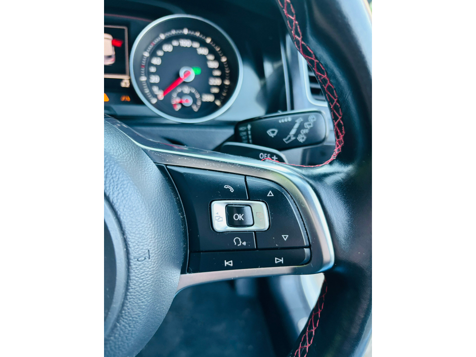 2014 Volkswagen Golf  €16,950